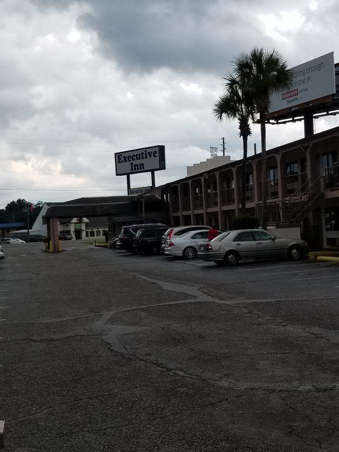 Executive Motel Ferry Pass