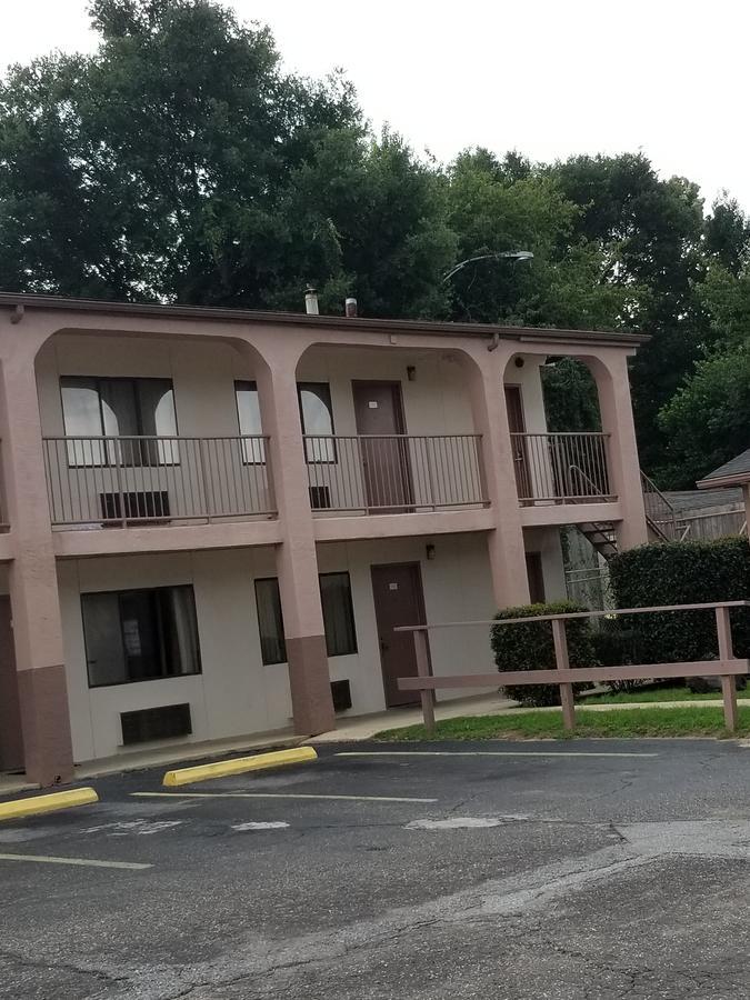 Motel Executive